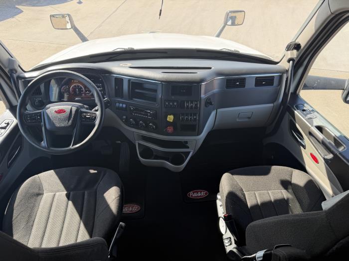 2021 Peterbilt 579-34