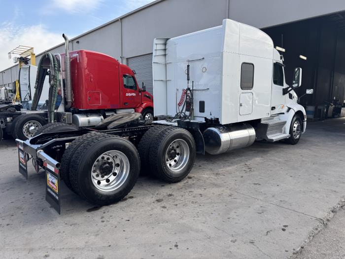 2022 Peterbilt 579-4