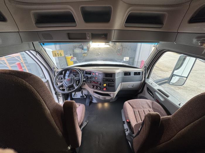 2022 Peterbilt 579-16