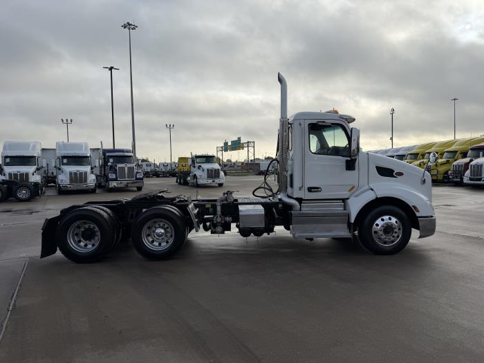 2021 Peterbilt 579-6
