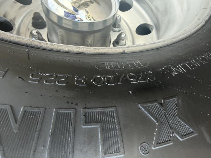 2021 Peterbilt 579-9