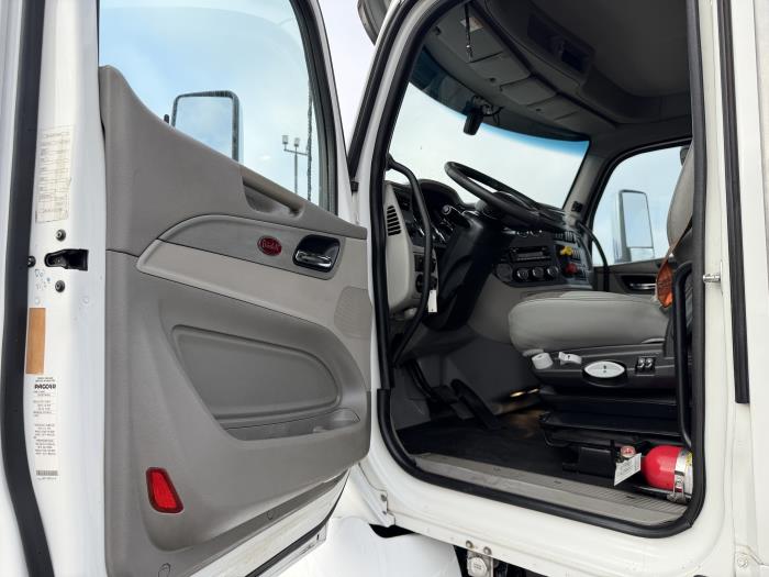 2021 Peterbilt 579-24