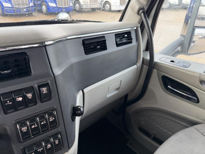 2021 Peterbilt 579-28
