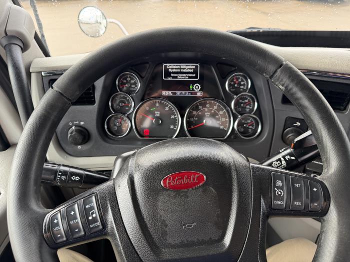 2021 Peterbilt 579-30