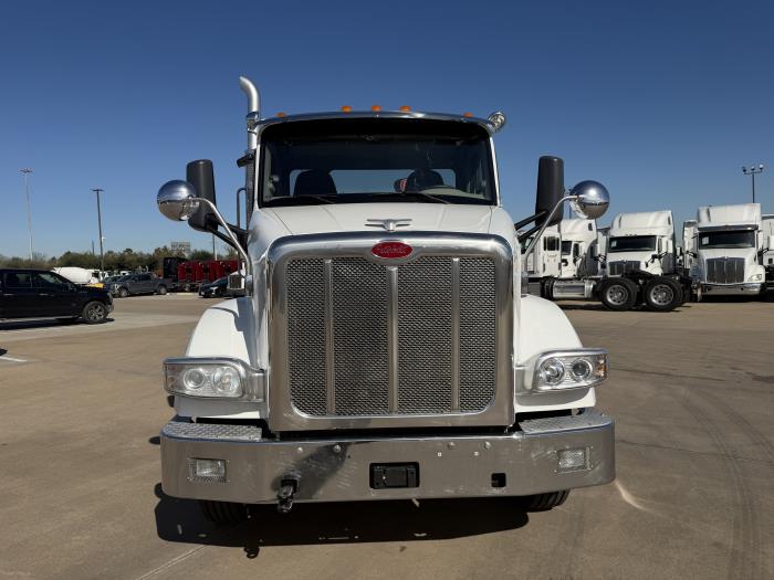 2020 Peterbilt 567-8