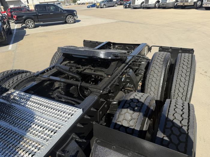 2020 Peterbilt 567-14