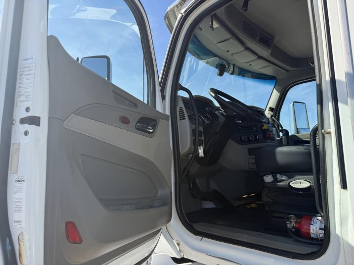 2020 Peterbilt 567-24
