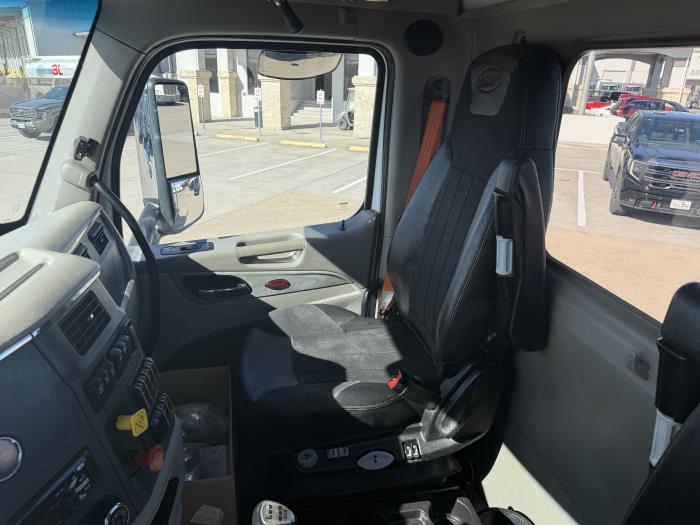 2020 Peterbilt 567-25