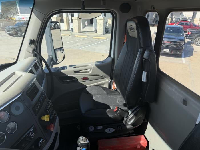 2020 Peterbilt 567-25