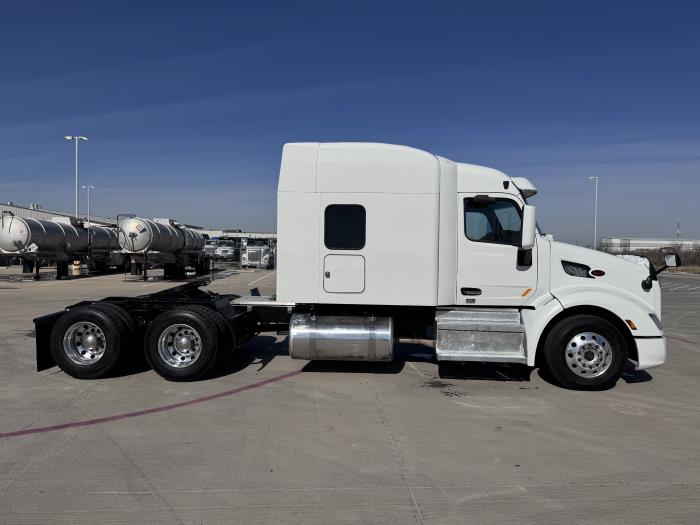 2022 Peterbilt 579-4
