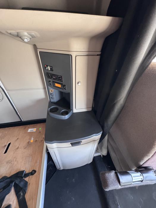 2022 Peterbilt 579-25