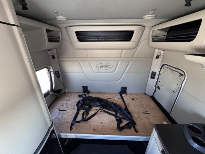 2022 Peterbilt 579-26