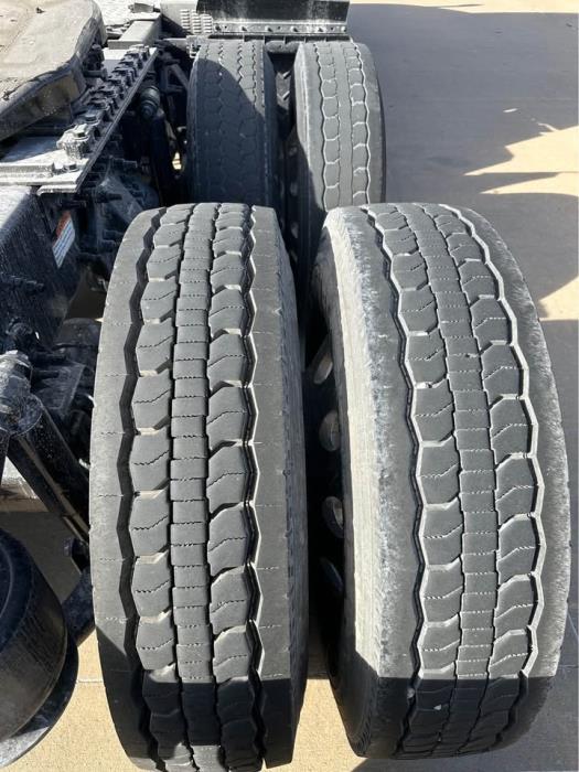 2019 Freightliner Cascadia-12