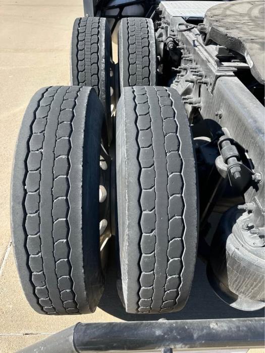 2018 Freightliner Cascadia-12