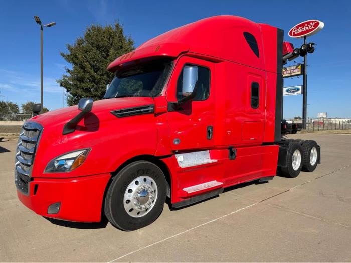 2019 Freightliner Cascadia-1