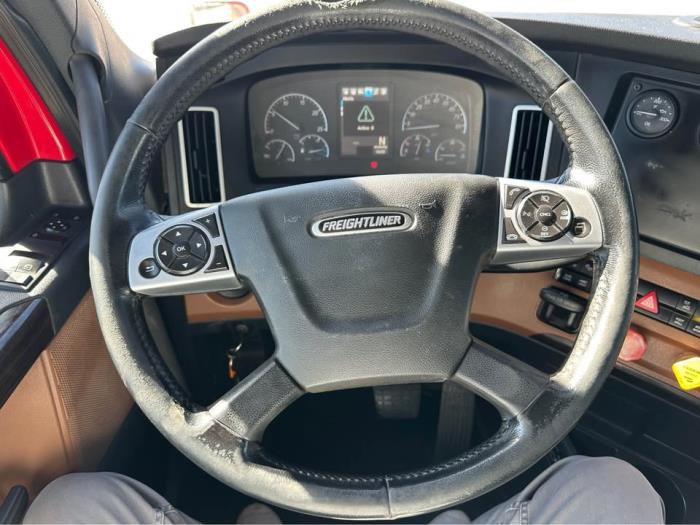 2019 Freightliner Cascadia-6