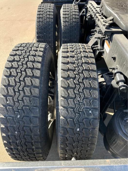 2019 Freightliner Cascadia-13