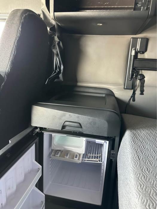 2019 Freightliner Cascadia-12