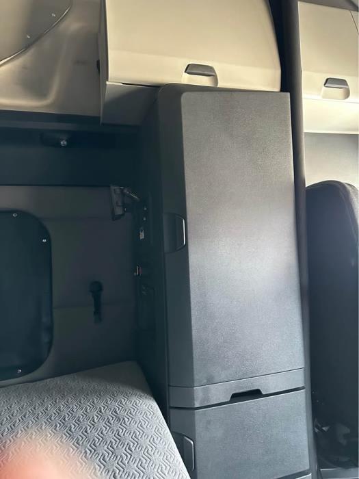 2019 Freightliner Cascadia-13