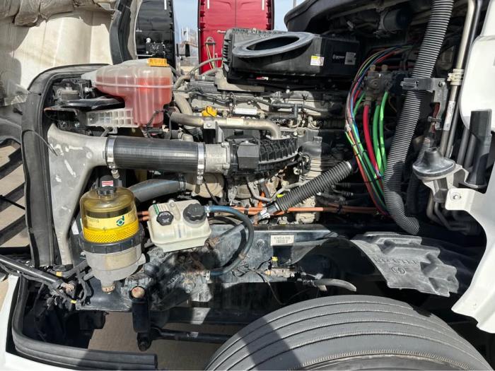 2019 Freightliner Cascadia-14