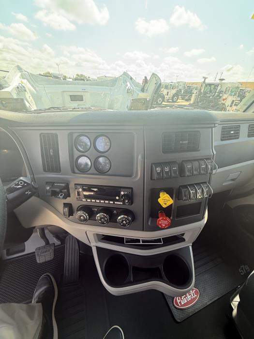 2026 Peterbilt 579-12