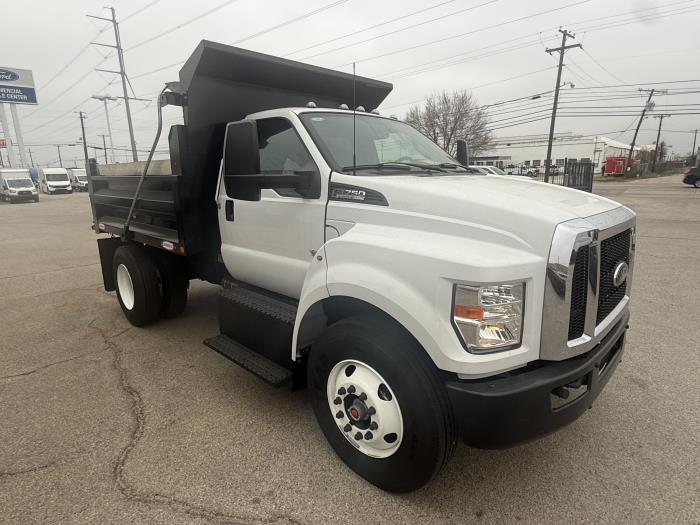 2025 Ford F-750-7