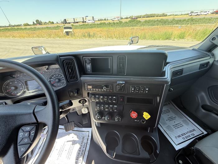 2023 International LT625-10