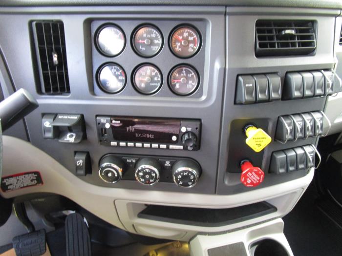 2026 Peterbilt 567-18