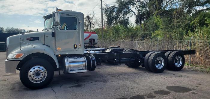 2020 Peterbilt 348-2