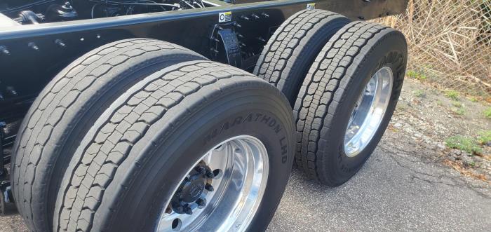 2020 Peterbilt 348-4