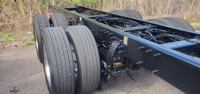 2020 Peterbilt 348-7