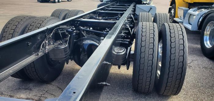 2020 Peterbilt 348-8