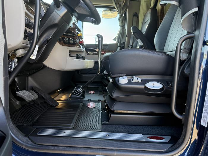 2026 Peterbilt 589-33