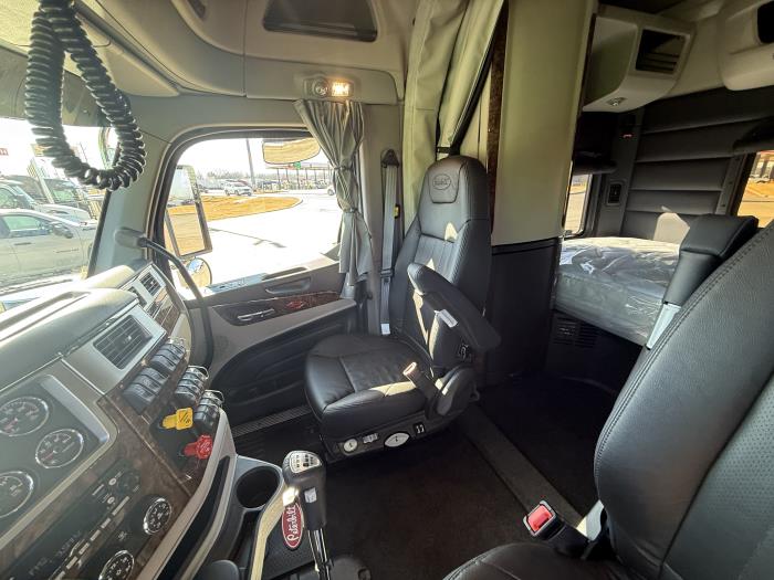 2026 Peterbilt 589-35