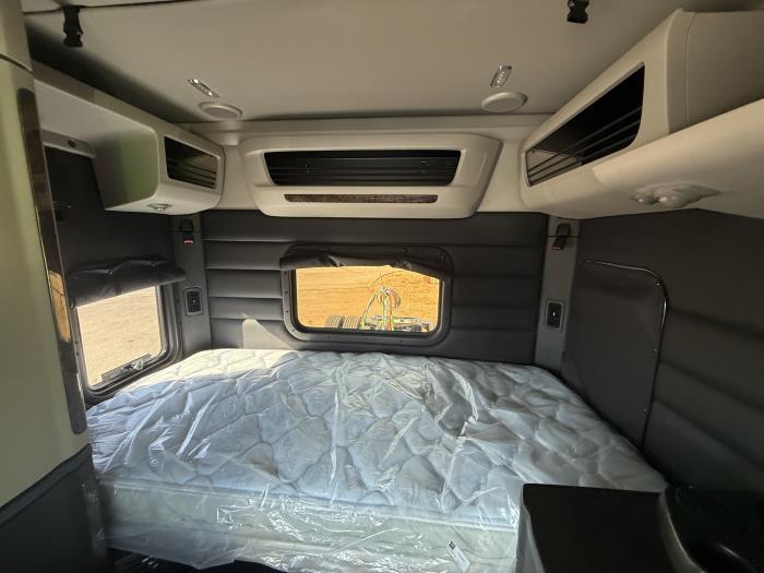 2026 Peterbilt 589-36