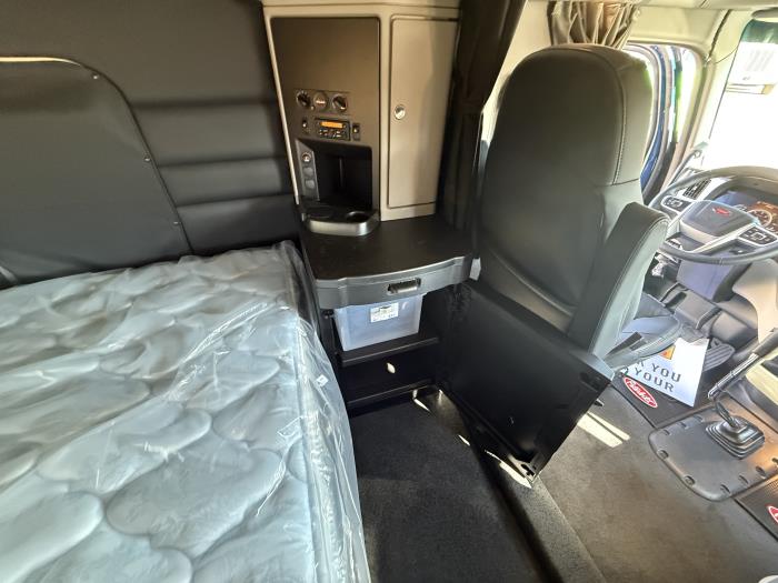 2026 Peterbilt 589-37