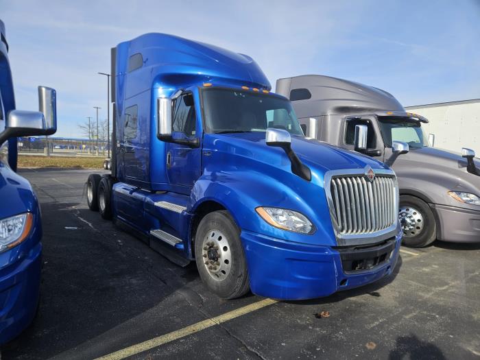 2022 International LT625-3