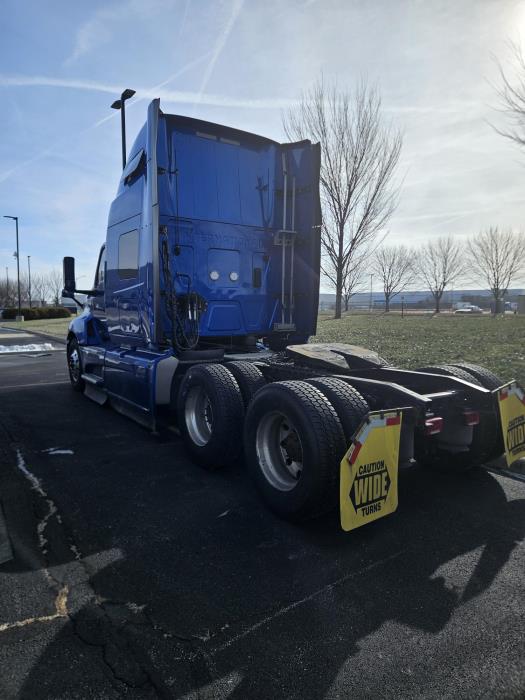 2022 International LT625-4