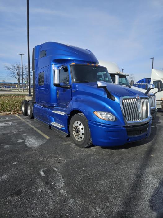 2022 International LT625-4