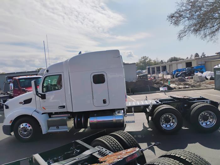2020 Peterbilt 579-4