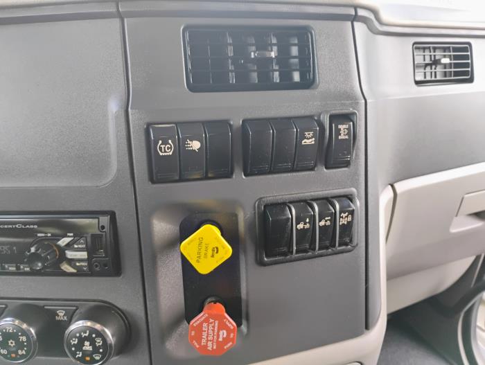 2020 Peterbilt 579-20