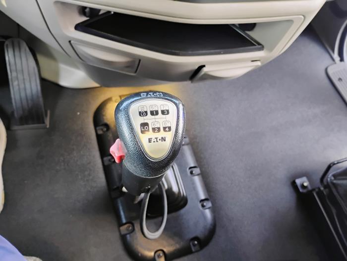 2020 Peterbilt 579-21