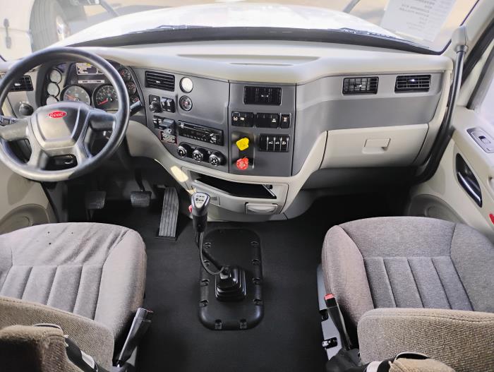 2020 Peterbilt 579-29