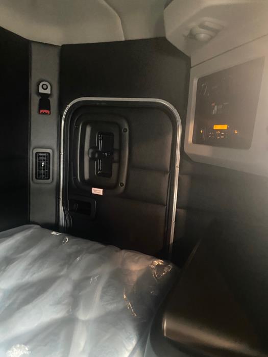 2026 Peterbilt 589-17