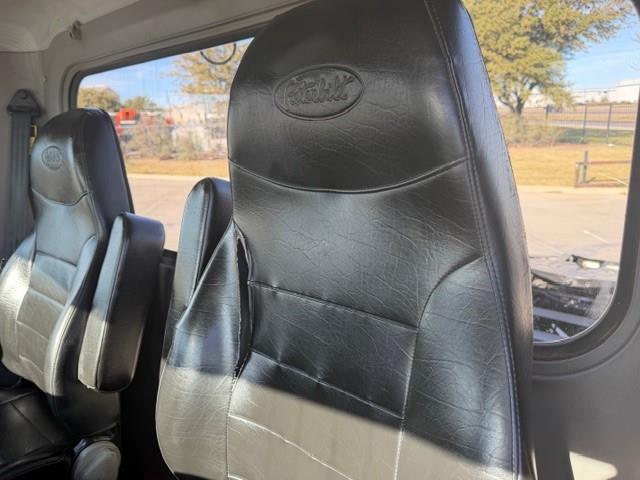 2021 Peterbilt 389-30