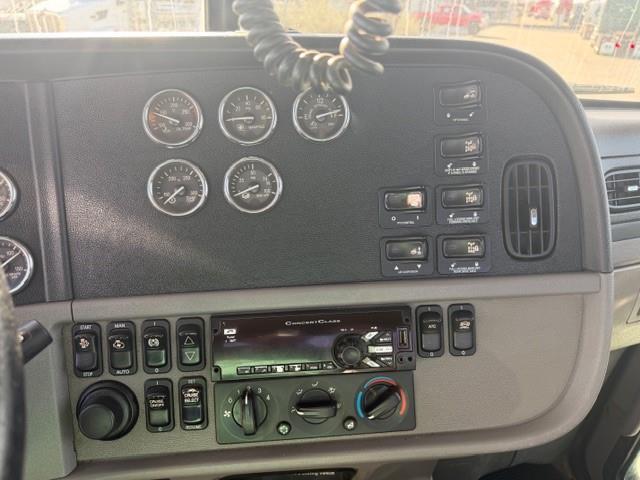 2021 Peterbilt 389-36