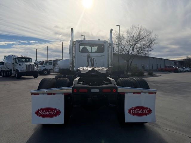 2020 Peterbilt 389-6