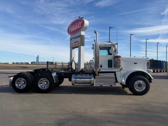 2020 Peterbilt 389-9