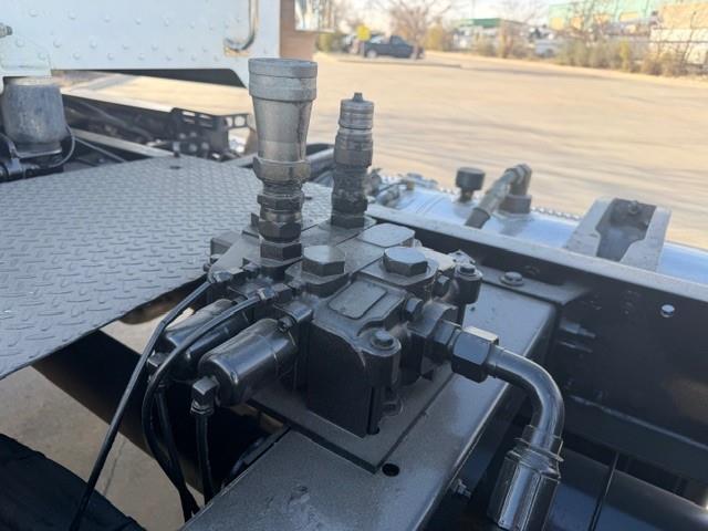 2020 Peterbilt 389-17