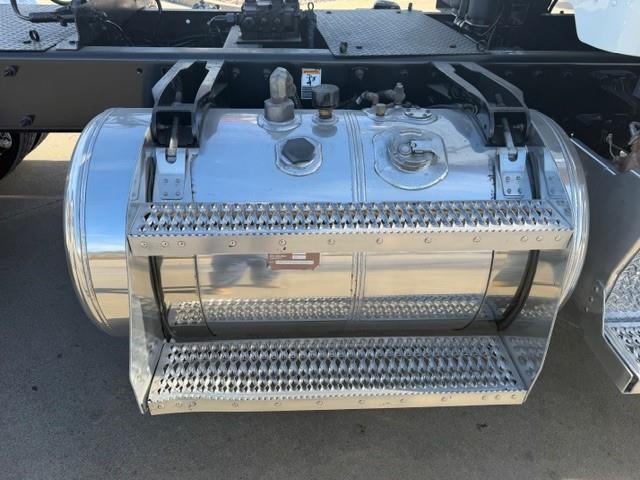 2020 Peterbilt 389-20